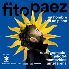 Un hombre con un piano