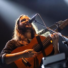 Nano Stern Canta a Víctor Jara